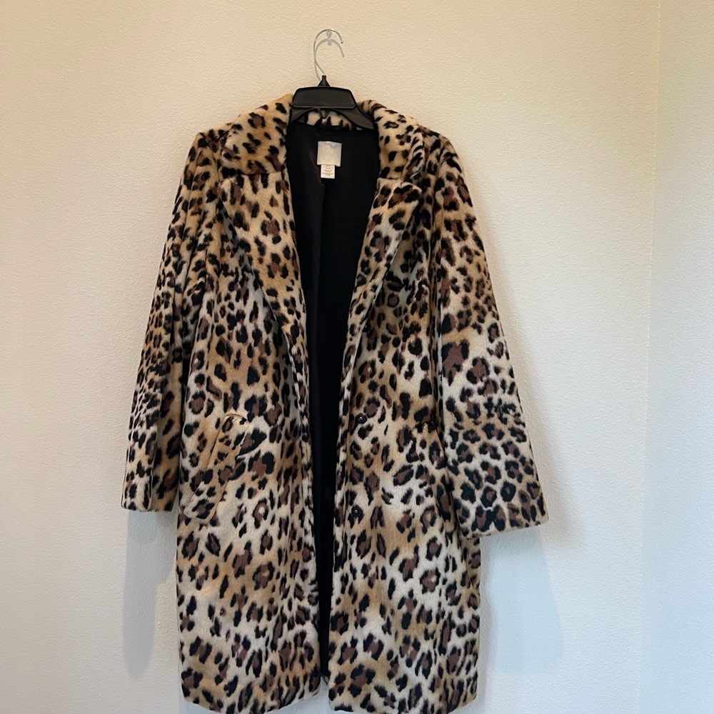 Printed leopard trench